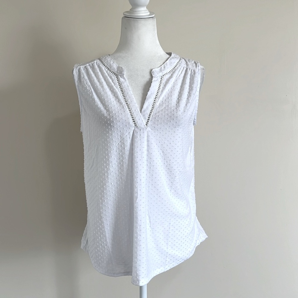 NWT, Large NY Collection cut out V-neck, Swiss Dots Blouse. White